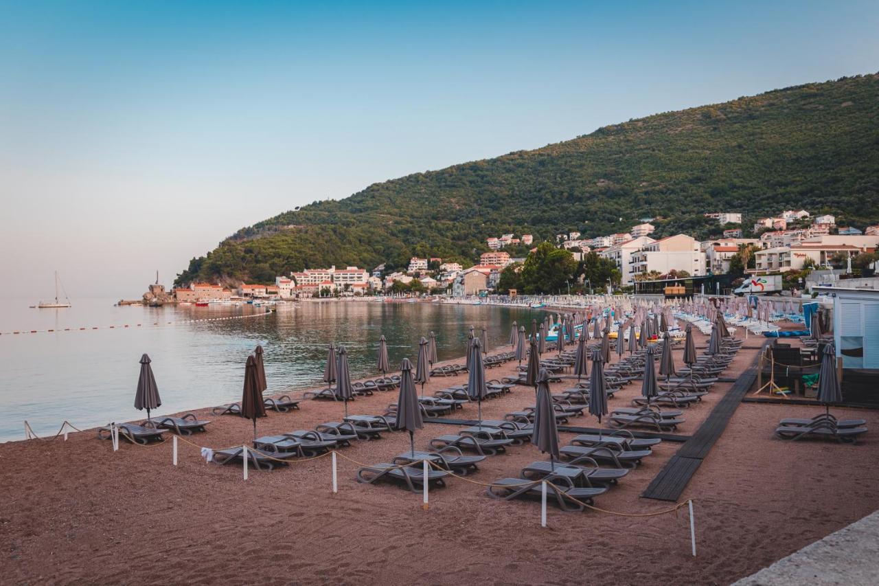 Hotel Ami Budva Petrovac Exterior photo
